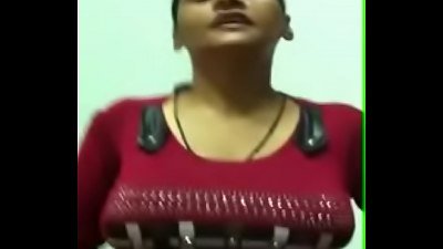 BHABHI shows boobs N handjob HINDI AUDIO