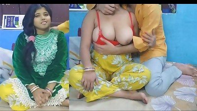 Meri college gf ki sadi ho gai fhir bhi wo mujhe se howdy chudai karwati he xxxsoniya