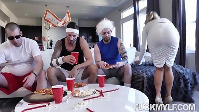 Scoring A Sporty milf Katie Morgan