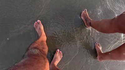 wet feet in the sand: perspiring feet that will make you kinky with lust!