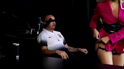 He received a oral job from the mischievous lady and joked afterward saying that he wants to do it with a transsexual and focus on his current work - Thiago Bar&atilde;o (SHEER/RED)