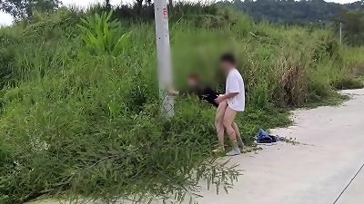 Bring a female buddy to screw on the side of the road. à¸žà¸²à¹€à¸žà¸·à¹ˆà¸­à¸™à¸ªà¸²à¸§à¸¡à¸²à¹€à¸¢à¹‡à¸”à¸‚à¹‰à¸²à¸‡à¸–à¸™à¸™ å¸¦ä¸ªå¥³æ€§æœ‹å‹åœ¨è·¯è¾¹æ“