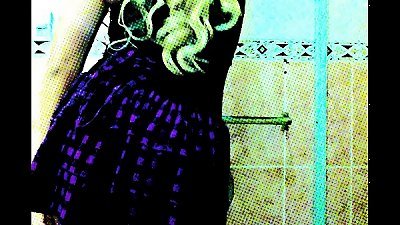 rubia putita de secu manda flick a su novio mamando un platano