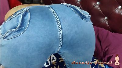 Desi Janvi Bhabhi moot in front of her neighbor to please him