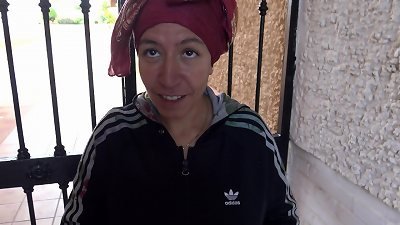 Turkish Street escort Gives Free handjob To american Tourist In Izmir