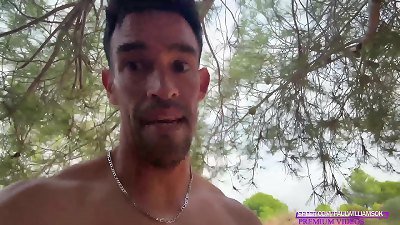 A standard day on an exhibionist life. walking around bare in public