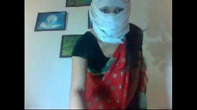 Desi married slim splendid female removing her saree showing her spectacular figure clip0 7920