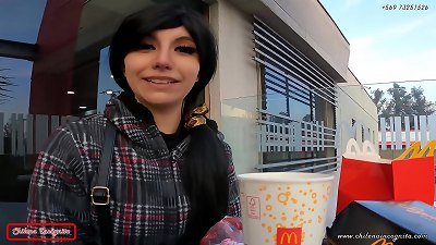 legendary Latina Youtuber heads to McDonald's and completes up with sauce all over her - "IT'S very BIG, PUT EVERYTHING IN ME" - TRAILER