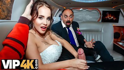VIP4K. Random passerby scores killer bride in the wedding limo