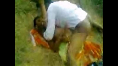 [exrapidleech] nice Desi girl pound with boyfriend outdoor [exrapidleech.info]