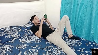 Invito a un amigo a mi casa y me llena el co&ntilde;o de mancum mientras mi marido cornudo esta trabajando - porn EN ESPA&Ntilde;OL