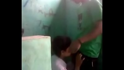 Alunos dentro do banheiro boquete Acesse o video completo em http&colon;&sol;&sol;pladollmo&period;com&sol;8406703&sol;videosx