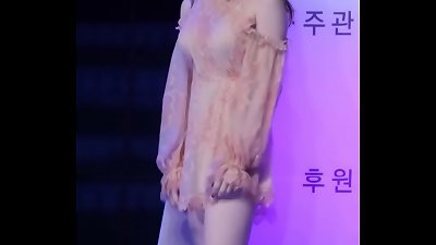 å…¬ä¼—å·ã€91å…¬ç¤¾ã€‘éŸ©å›½å¥³å›¢æ·¡ç²‰è‰²è¿žè¡£è£™æ€§æ„Ÿè¯±æƒ‘çƒ­èˆž