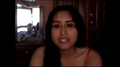 Mexicana ingenua le entrega su culito a su novio traidor