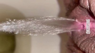 #jurtv4potus s3 e60 i am so irritable u guys.  I have NO AC & things keep biting me!!  My fresh place is TORTURE!!