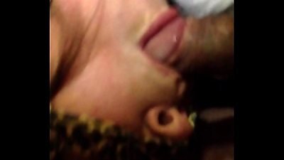 mi mama me dijo que no me metiera con coste&ntilde;os que me ronpian el culito