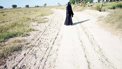 Beautifull indian garden firm sex with lady