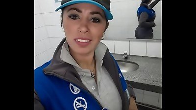 hermosa modelo tiene sexo en discoteca