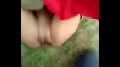 Desi dame sex with paramour in forest